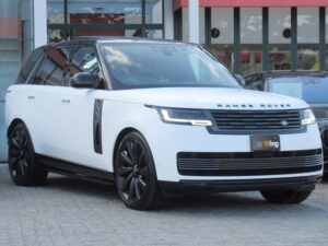 2025 Range Rover Vogue SV P615 4.4