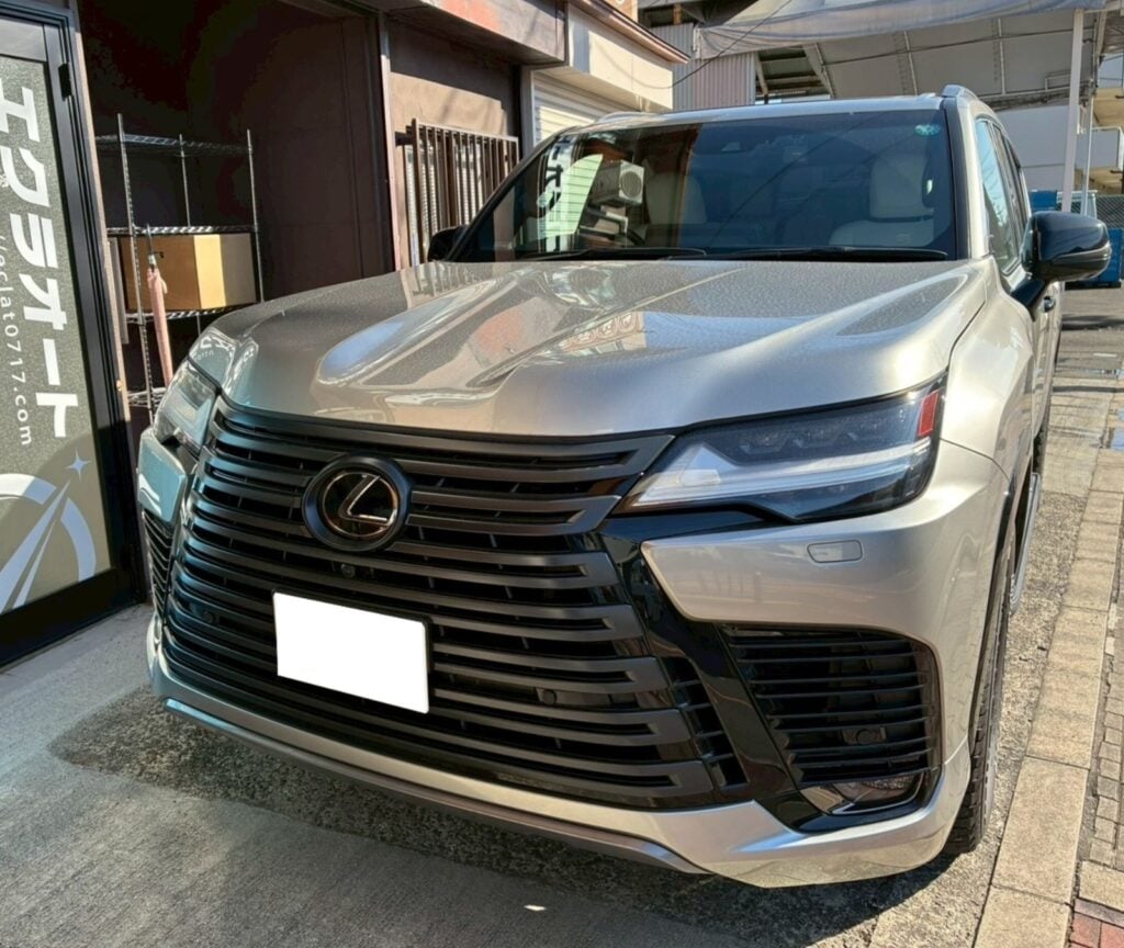 2023 Lexus LX600 3.5L — photo 6 of 9