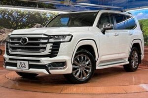 2023 Toyota Land Cruiser ZX 300 Series 3.5L — photo 2