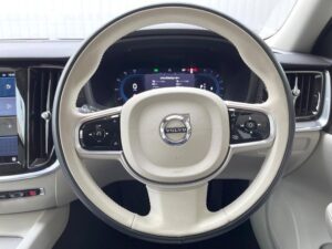 2023 Volvo V60 Cross Country Ultimate B5 AWD 2.0 — photo 4
