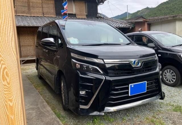 2020 Toyota Voxy ZS Hybrid