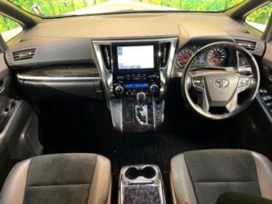 2020 Toyota Alphard S 2.5 — photo 3