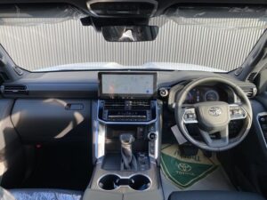 2025 Toyota Land Cruiser ZX 300 Series 3.5L — photo 3