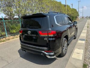 2023 Toyota Land Cruiser ZX 300 Series 3.5L — photo 4
