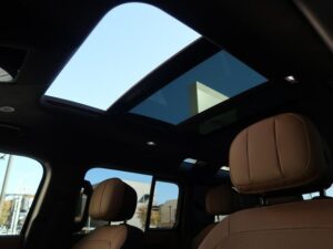 2024 Land Rover Defender 110 P525 V8 5.0 — photo 3