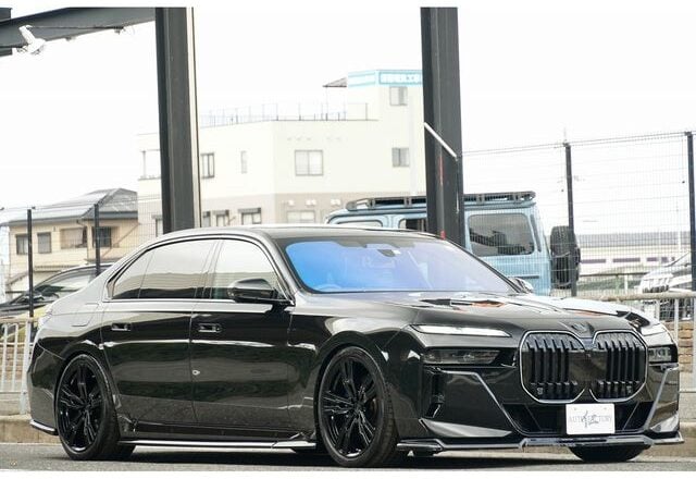 2023 BMW 740i