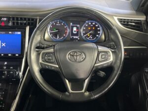 2019 Toyota Harrier Premium 2WD 2.0 — photo 4