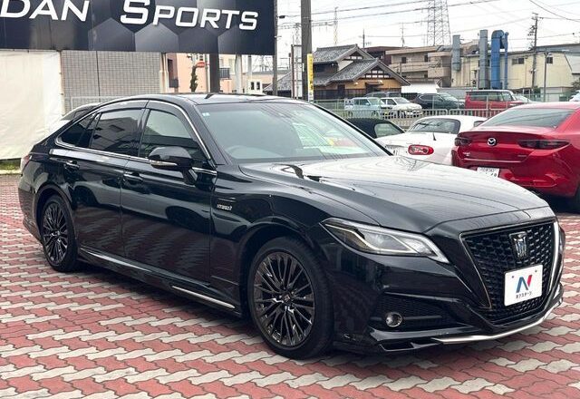 2020 Toyota Crown S Hybrid