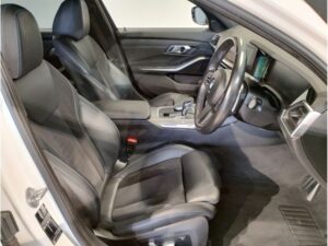 2021 BMW 318i M-Sport Touring 2.0 — photo 2