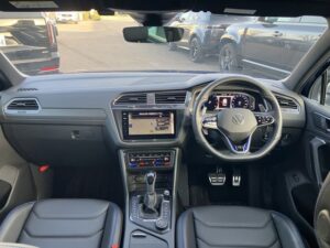 2023 Volkswagen Tiguan R 2.0 4Motion — photo 3