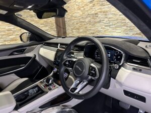 2021 Jaguar F-Pace SVR 5.0 — photo 2
