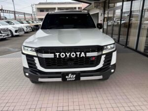 2023 Toyota Land Cruiser 300 Series GR Sport 3.3L — photo 2