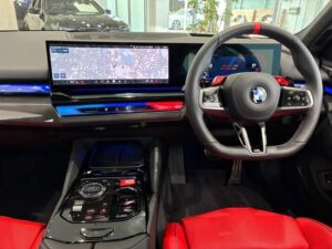 2025 BMW M5 Touring Base Grade 4.4 — photo 2
