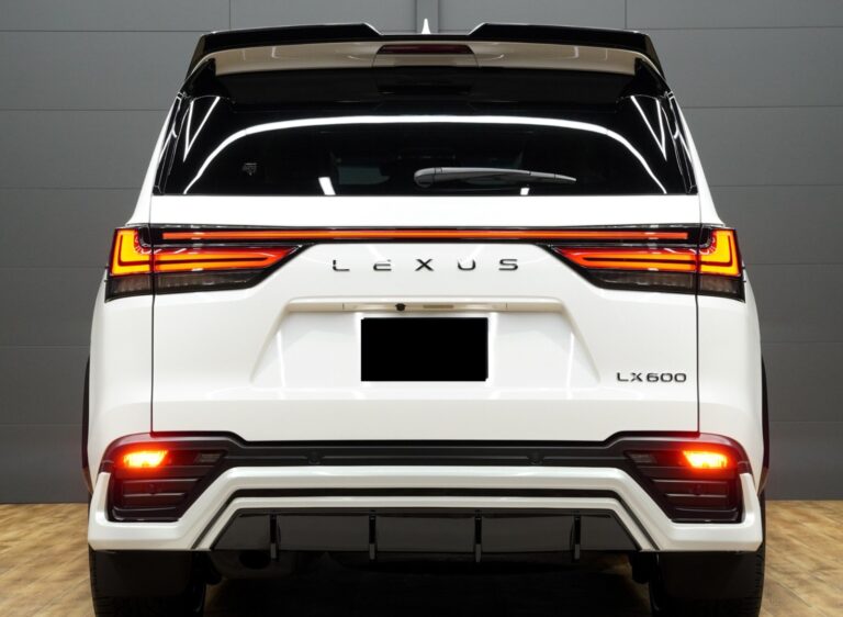 2023 Lexus LX600 3.5L — photo 2