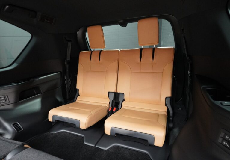 2023 Lexus LX600 3.5L — photo 5