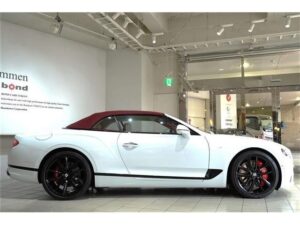2022 Bentley Continental GT Convertible 4.0 — photo 2