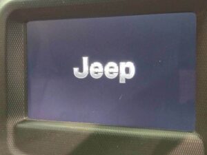 2020 Jeep Wrangler Unlimited Black & Tan 3.6L — photo 2