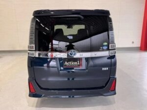 2020 Toyota Voxy Hybrid ZS 1.8 — photo 3