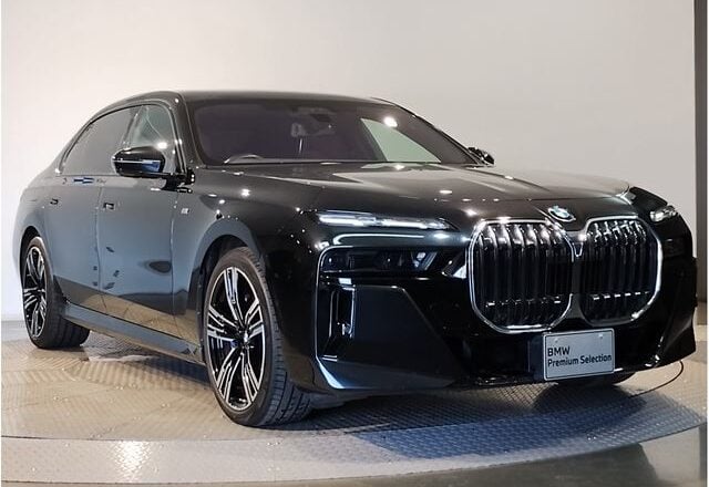 2023 BMW 740i