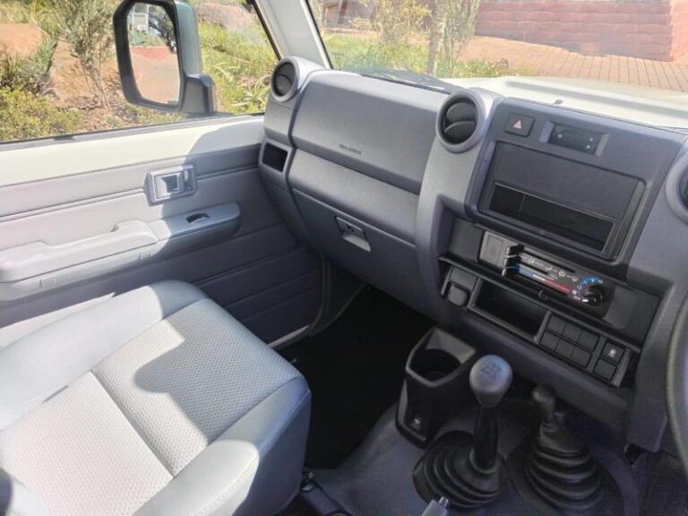 2026 Toyota Land Cruiser GDJ79 Single Cab 4.2D — photo 4