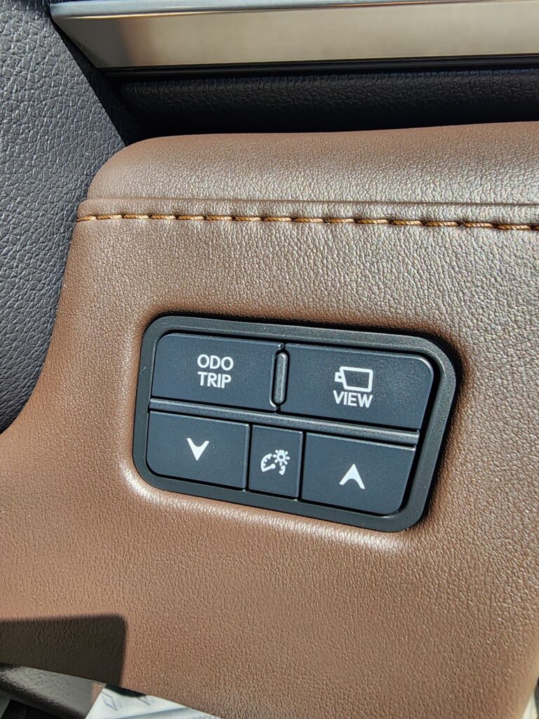 2023 Lexus LX600 3.5L — photo 29 of 37