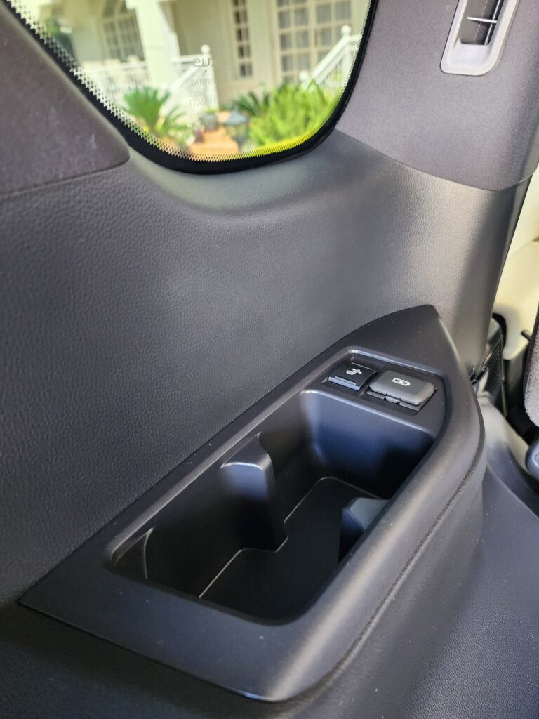 2023 Lexus LX600 3.5L — photo 4 of 37