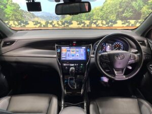 2019 Toyota Harrier Premium 2WD 2.0 — photo 2