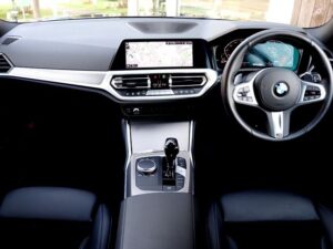 2020 BMW 320d xDrive Touring M-Sport 2.0 — photo 2