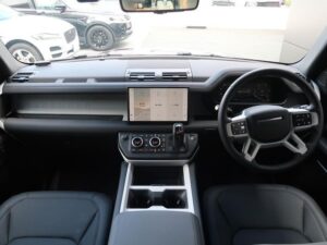 2025 Land Rover Defender 110 X-Dynamic SE 3.0 — photo 3
