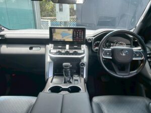2023 Toyota Land Cruiser ZX 300 Series 3.5L — photo 3
