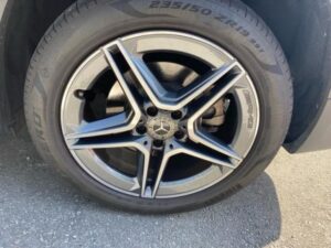 2021 Mercedes-Benz GLB200d 4MATIC AMG Line 2.0 — photo 4