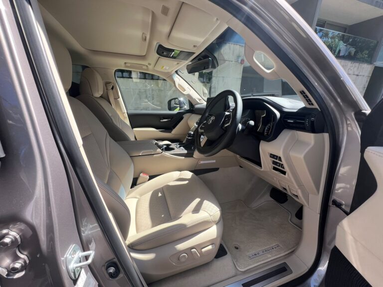 2025 Toyota Land Cruiser 300 Series Sahara 3.3L — photo 6