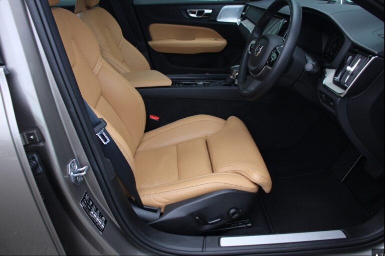 2019 Volvo S60 T5 Inscription 2.0 — photo 6