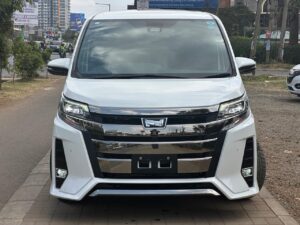 2019 Toyota Noah WXB 2.0 — photo 2