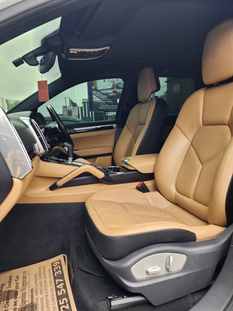 2014 Porsche Cayenne 3.6L Local Assembly — photo 6