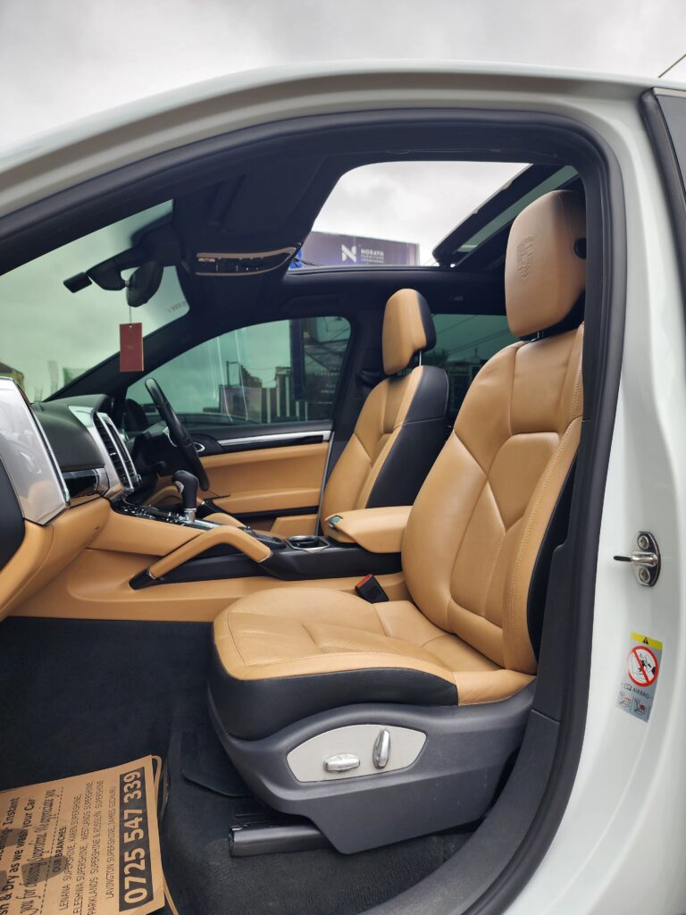 2014 Porsche Cayenne 3.6L Local Assembly — photo 7