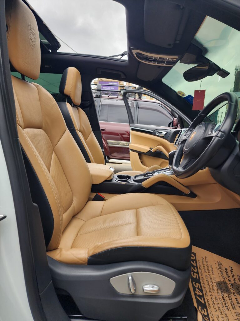 2014 Porsche Cayenne 3.6L Local Assembly — photo 8