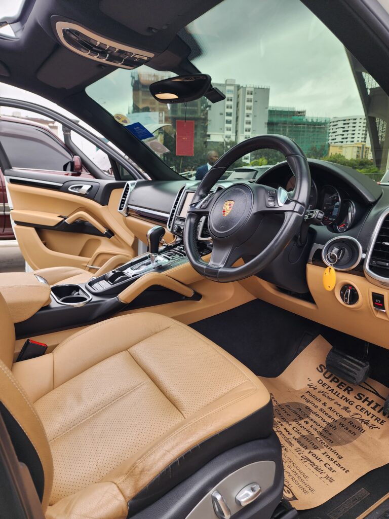 2014 Porsche Cayenne 3.6L Local Assembly — photo 9