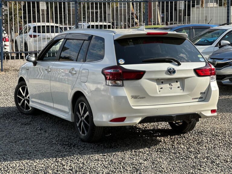2018 Toyota Fielder WXB Hybrid 1.5 — photo 6
