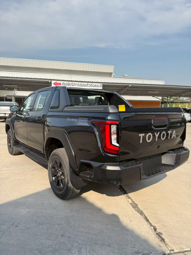 2026 Toyota Hilux Travo Overland Plus 2.8L Diesel 4X4 — photo 4