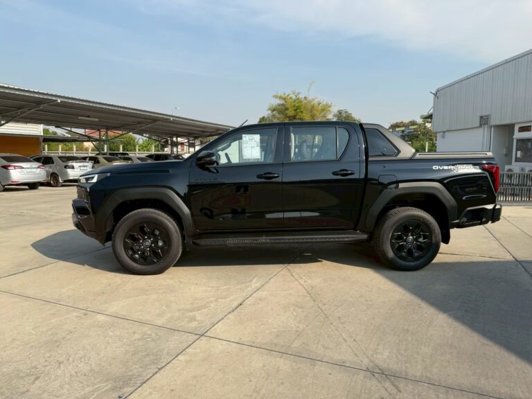 2026 Toyota Hilux Travo Overland Plus 2.8L Diesel 4X4 — photo 5