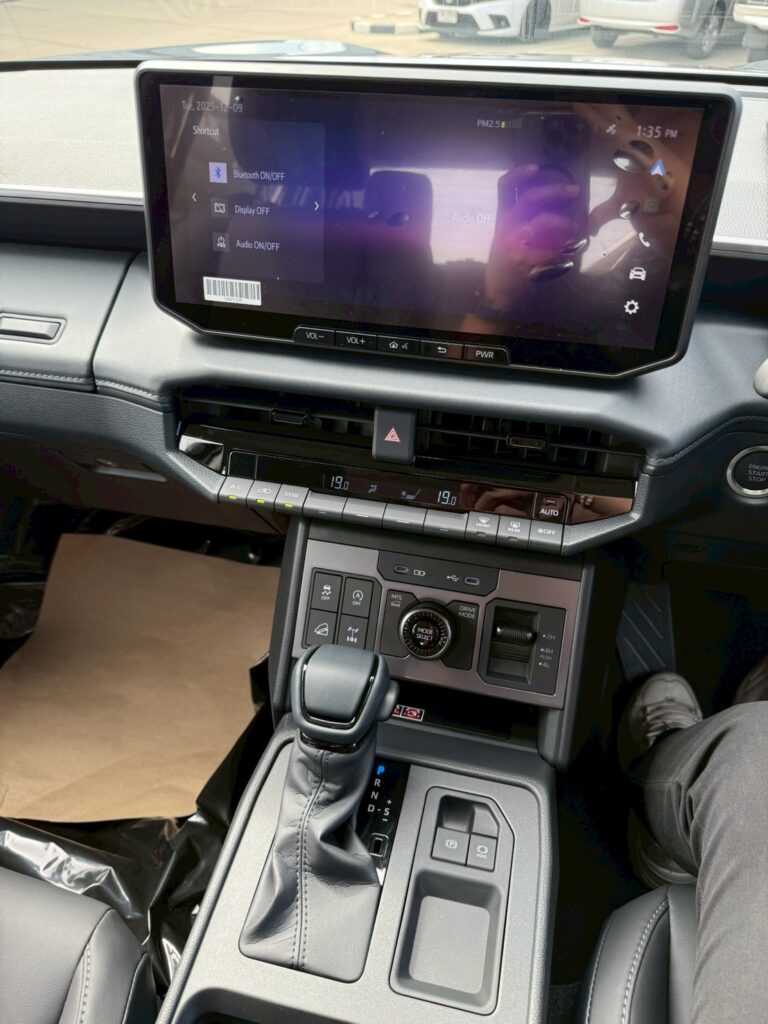 2026 Toyota Hilux Travo Overland Plus 2.8L Diesel 4X4 — photo 7