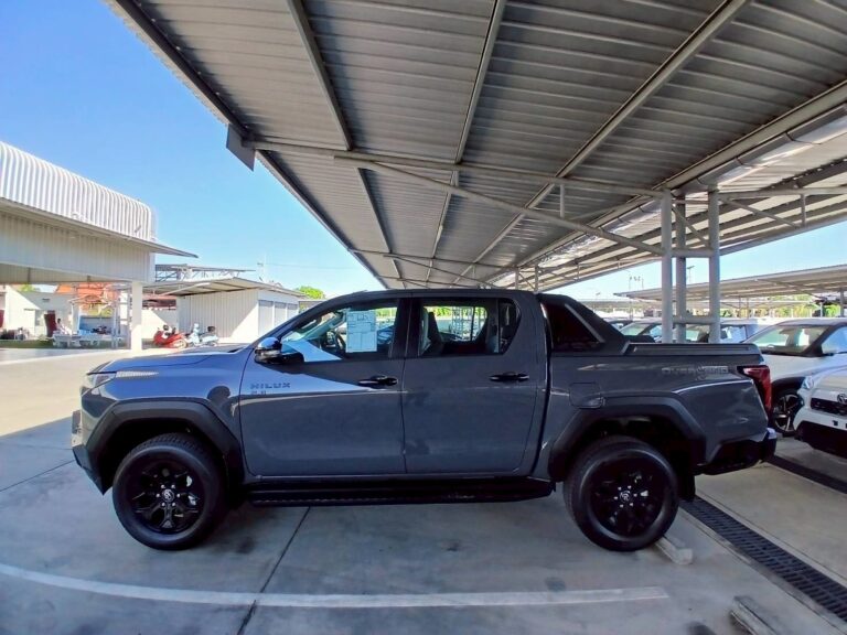 2026 Toyota Hilux Travo Overland Plus 2.8L Diesel 4X4 — photo 2