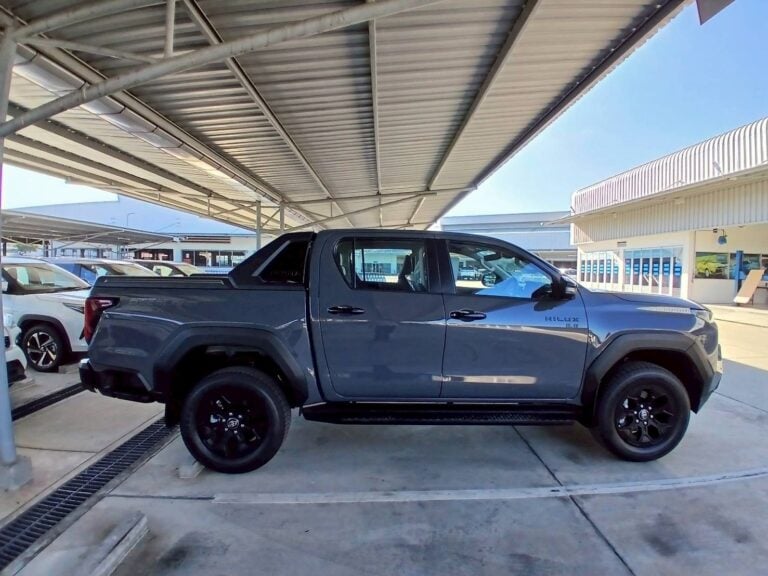 2026 Toyota Hilux Travo Overland Plus 2.8L Diesel 4X4 — photo 4