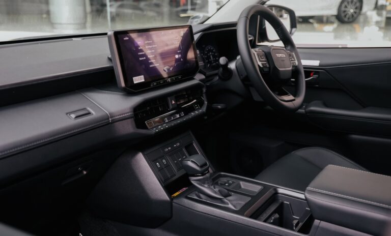 2026 Toyota Hilux Travo Overland Plus 2.8L Diesel 4X4 — photo 8