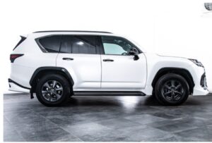 2024 Lexus LX600 3.5L — photo 3
