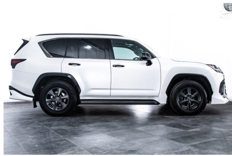 2024 Lexus LX600 3.5L — photo 3