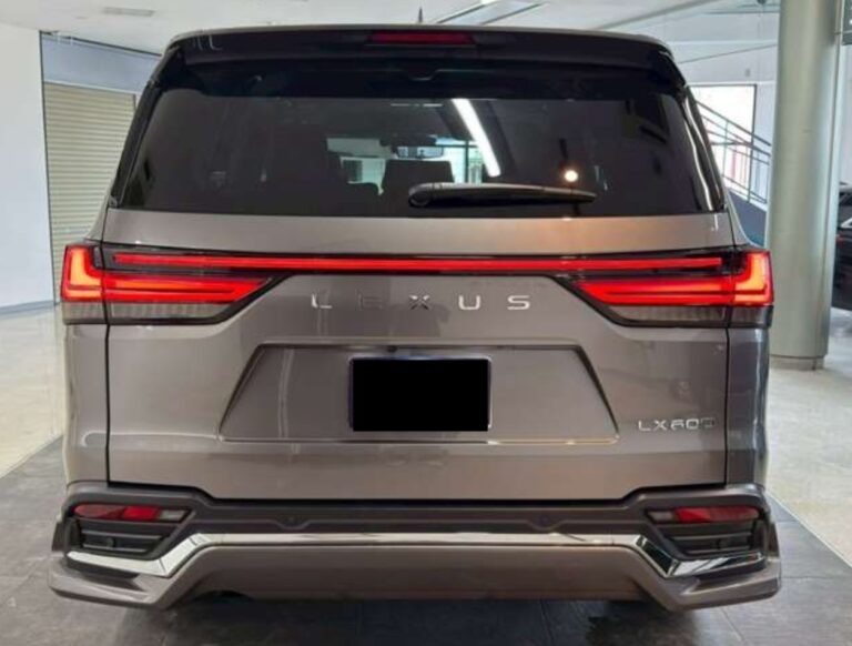 2024 Lexus LX600 3.5L — photo 2