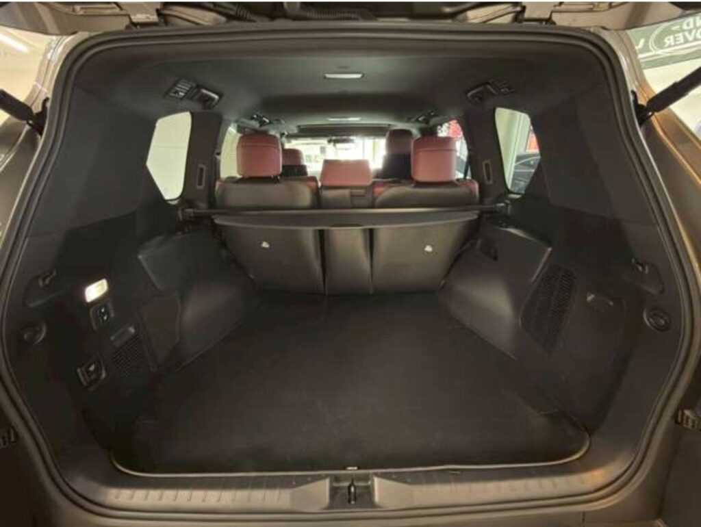 2024 Lexus LX600 3.5L — photo 3 of 8