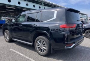 2023 Toyota Land Cruiser ZX 300 Series 3.5L — photo 4